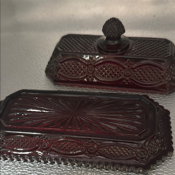 Vintage Avon Cape Cod collection butter dish in ruby red glass - Picture 6 of 12